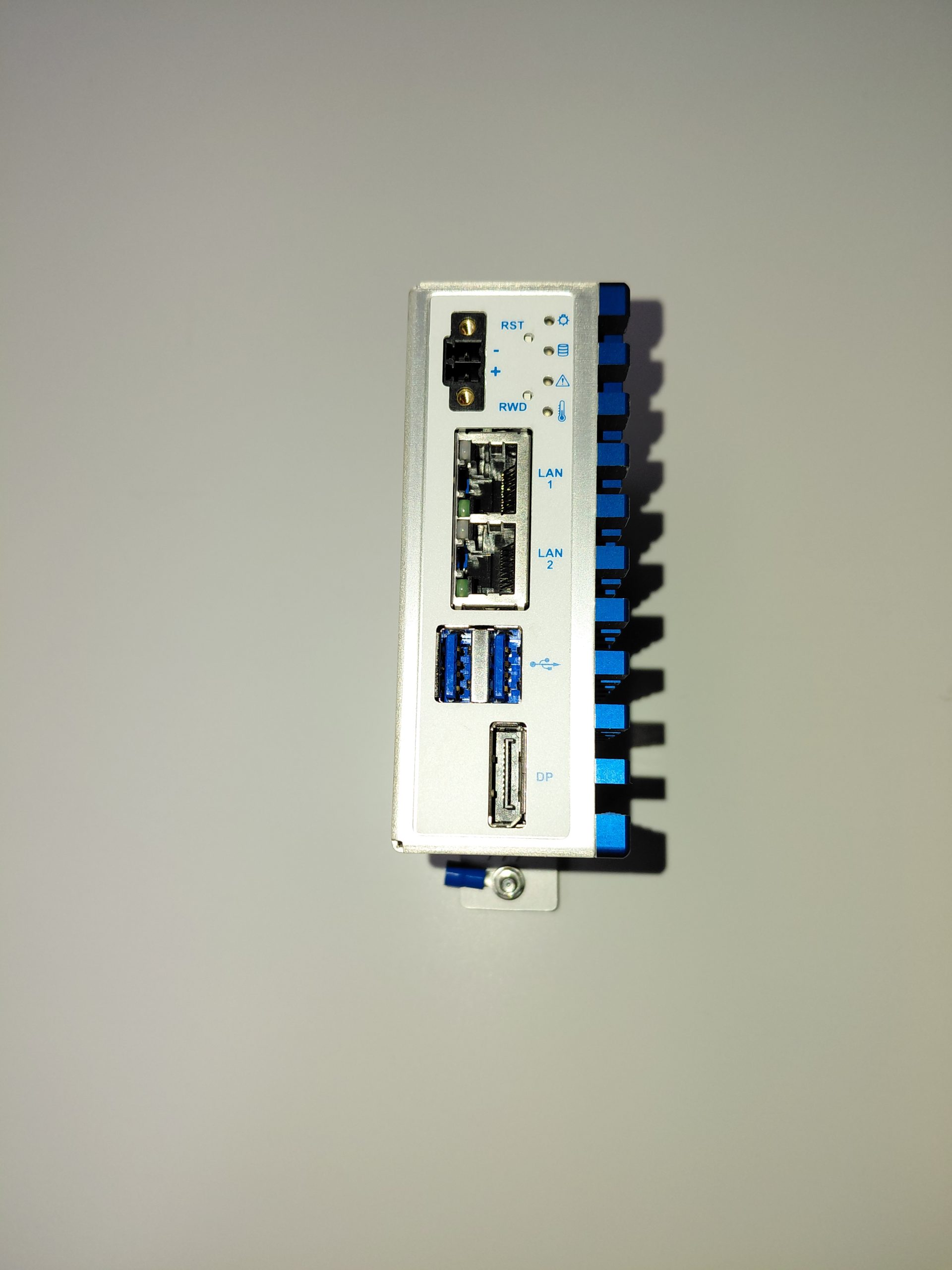 Průmyslový počítač PC UV20-B-IPC-1011.01 - obrázek 2